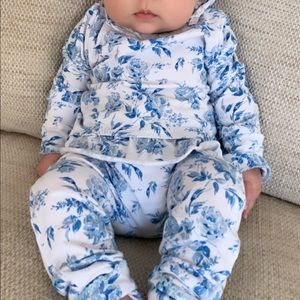 Blue Floral Mudpie 2 Piece Outfit